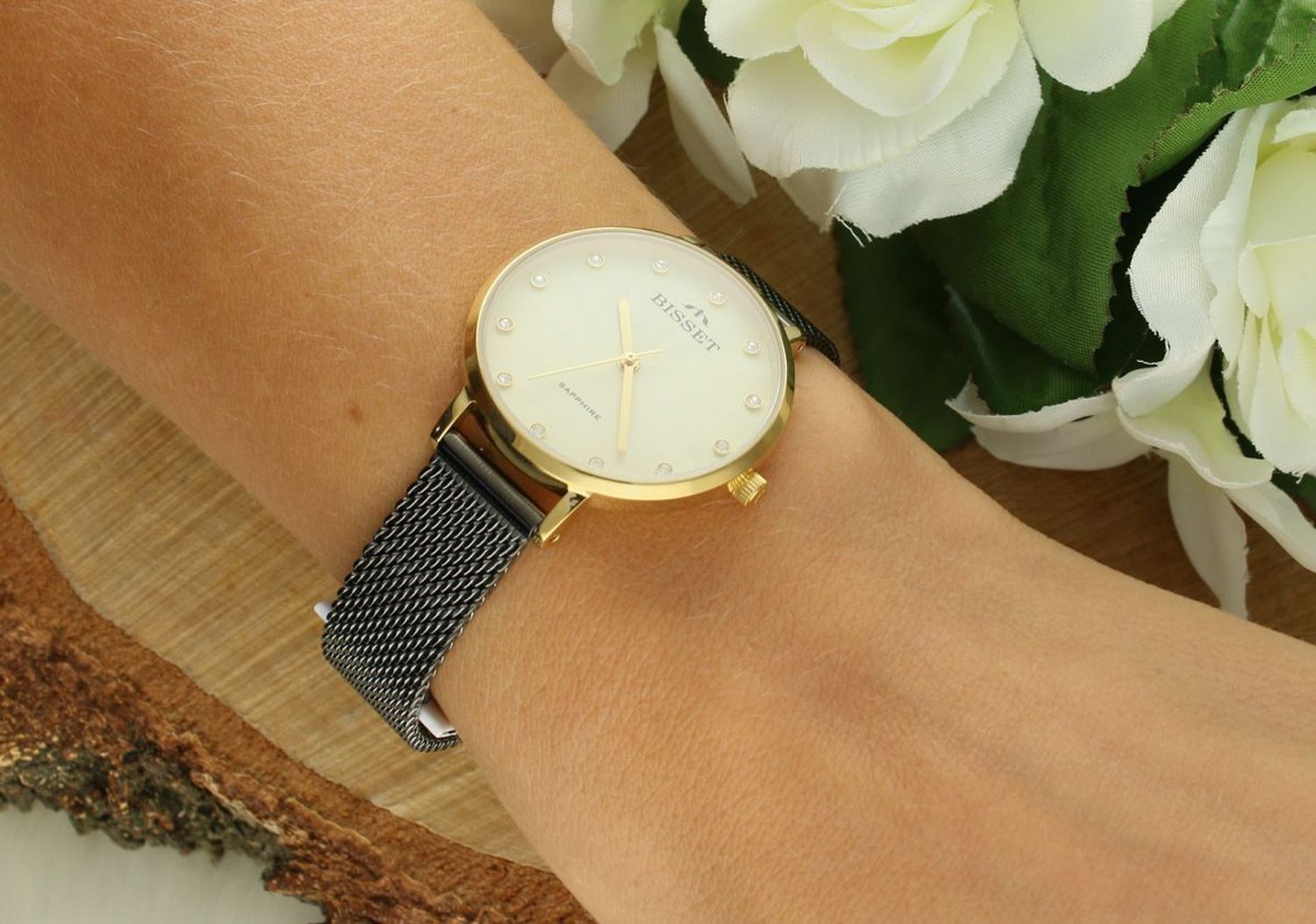 Bisset BSBF30 – elegancki damski zegarek szwajcarski z mechanizmem kwarcowym, złotą kopertą, cyferblatem zdobionym cyrkoniami, szafirowym szkłem i bransoletą G-Link z mikroregulacją.1.jpg